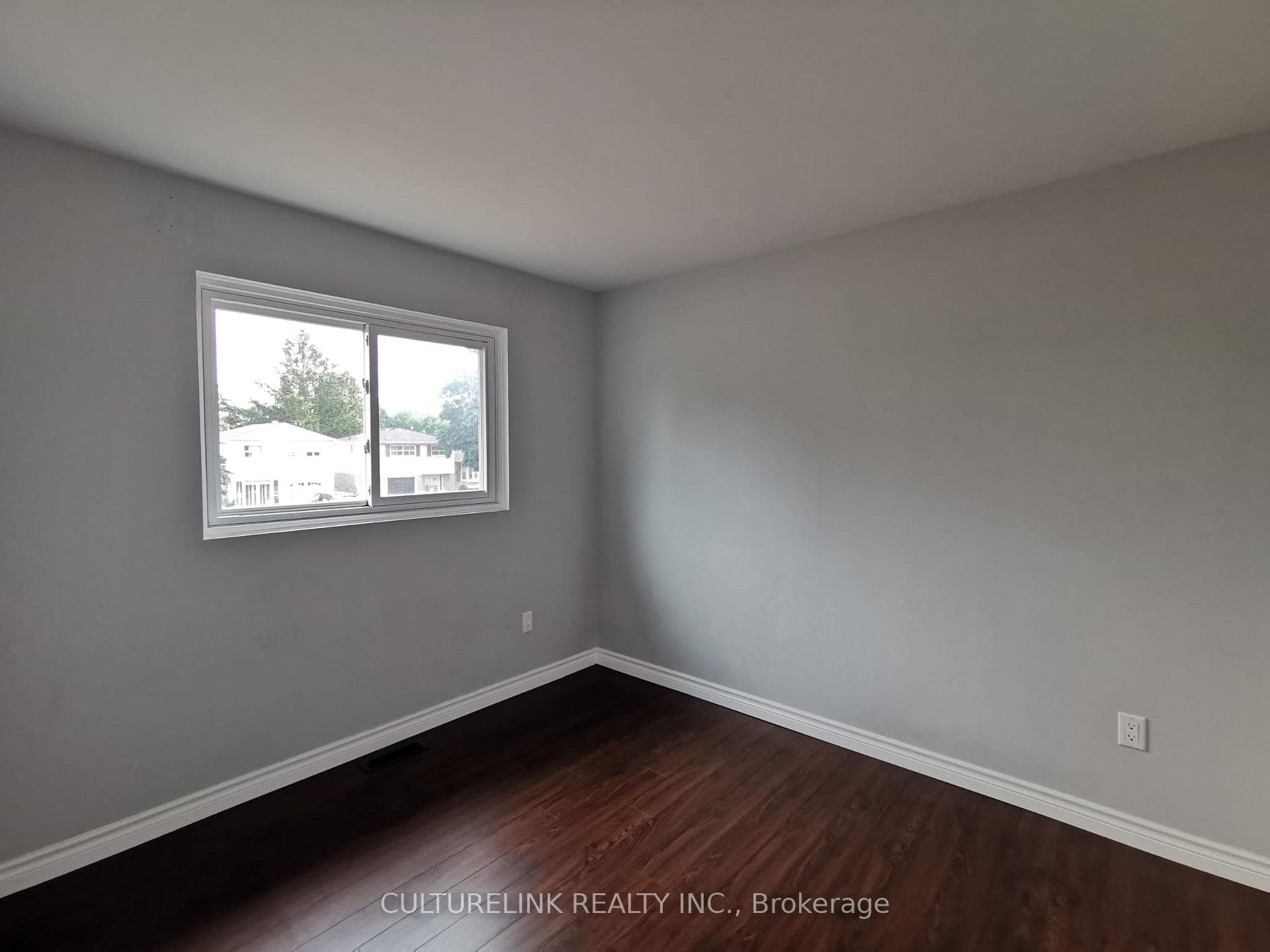 18 Westwater Drive photo 12