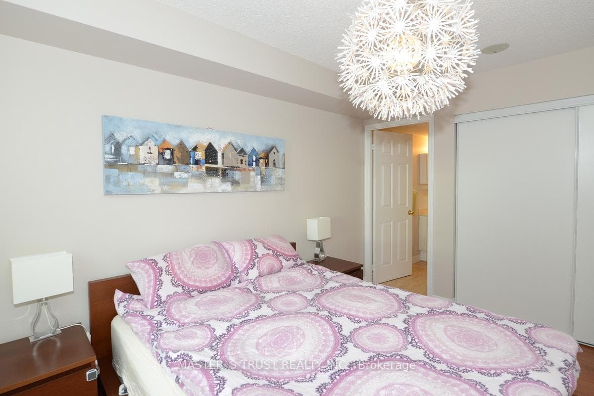 2206-7 Lorraine Drive photo 8