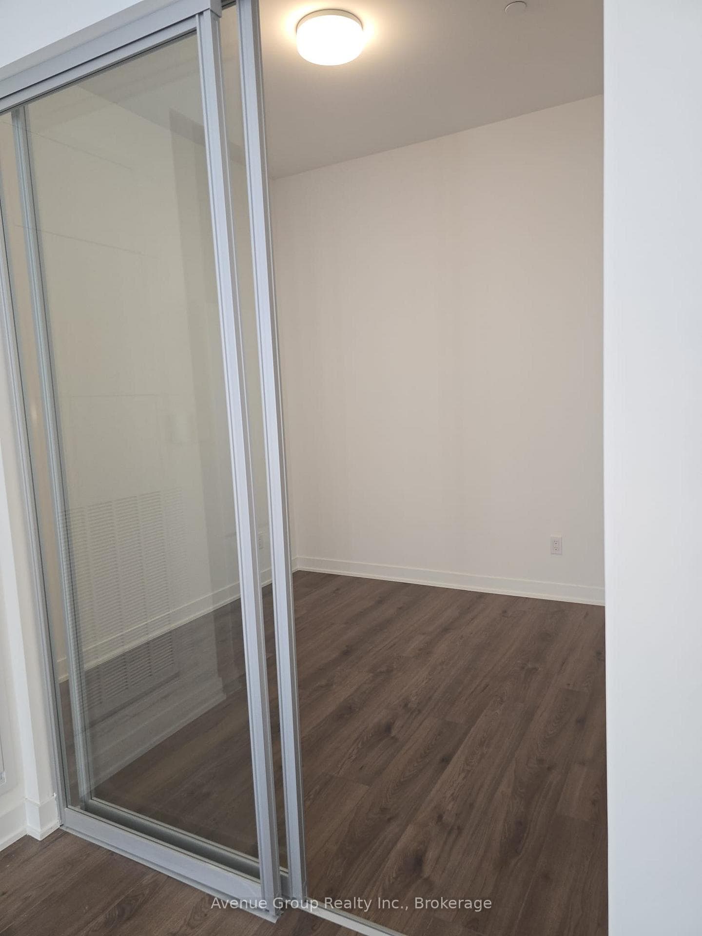405 Dundas Street Unit 226 photo 13