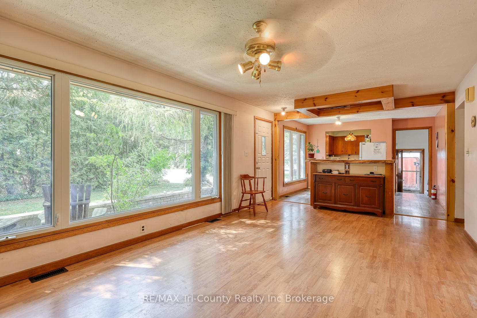 15 Peggy Avenue photo 13