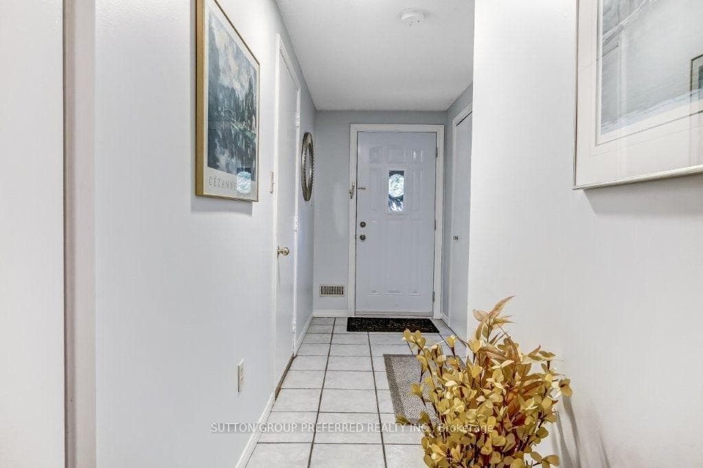 1990 Wavell Street Unit 12 photo 4