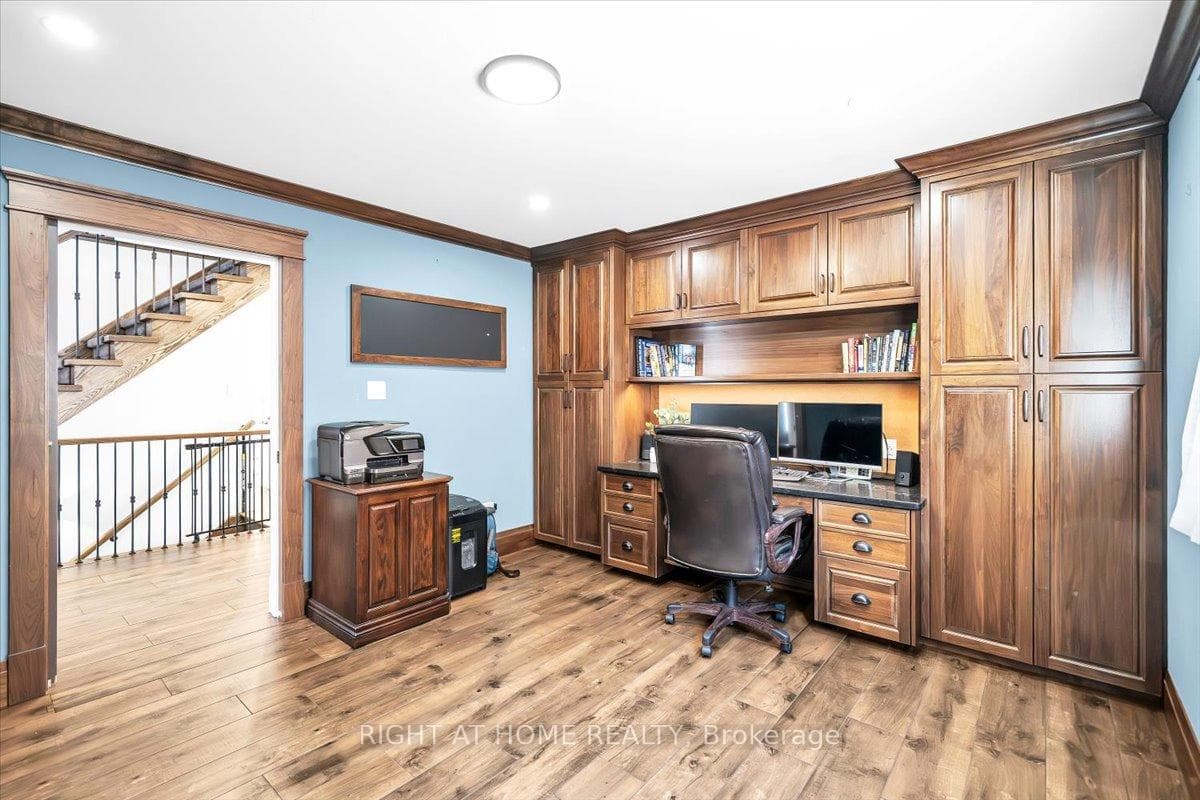 33 Willcocks Crescent photo 23