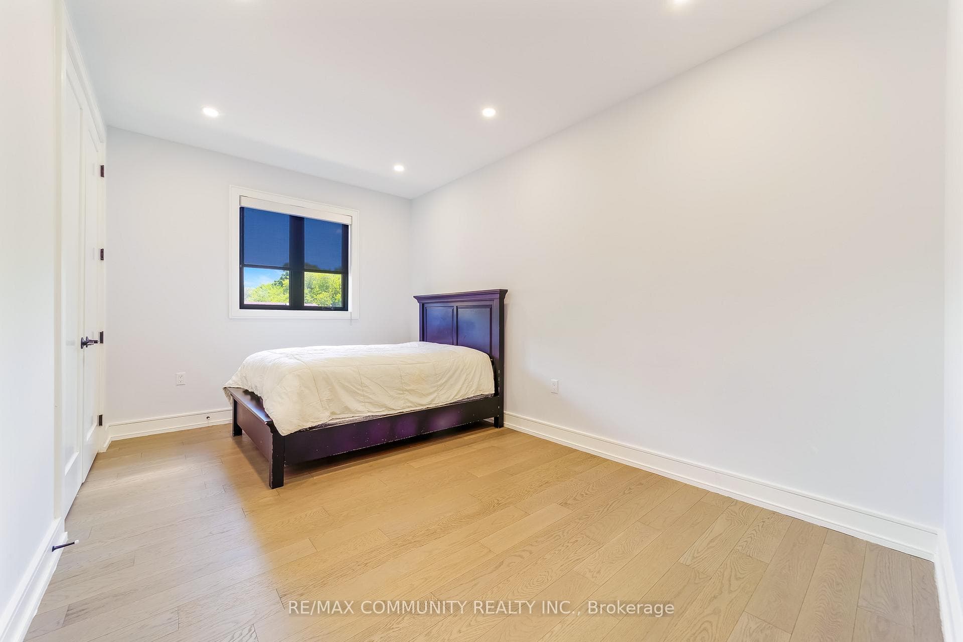 856 Kennedy Road photo 30