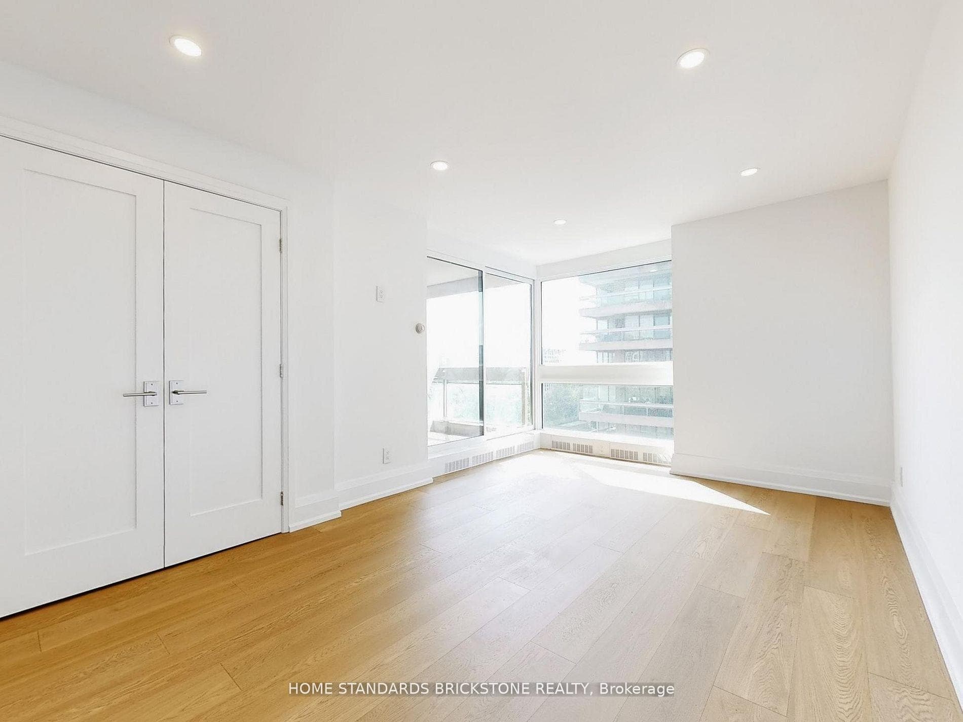 61 St Clair Avenue Unit 1102 photo 34