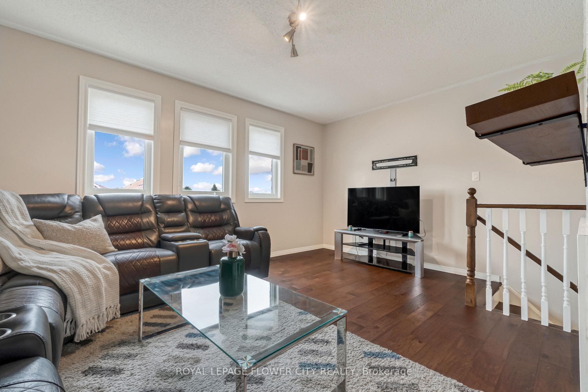 303 Marshall Crescent photo 18