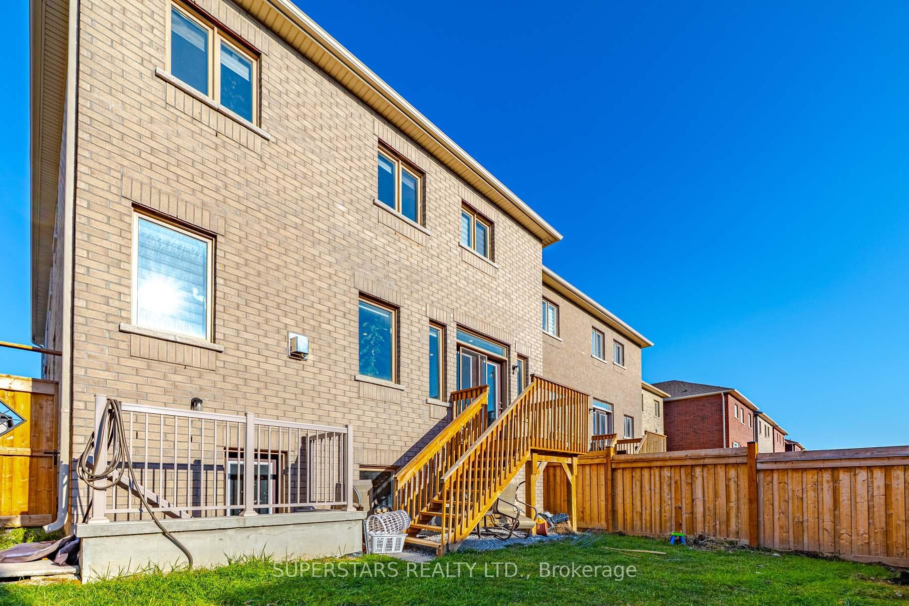 105 Mckean Drive photo 35
