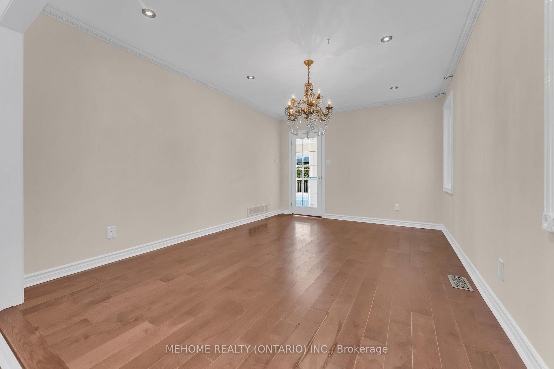 45 Meadowcliffe Avenue photo 6