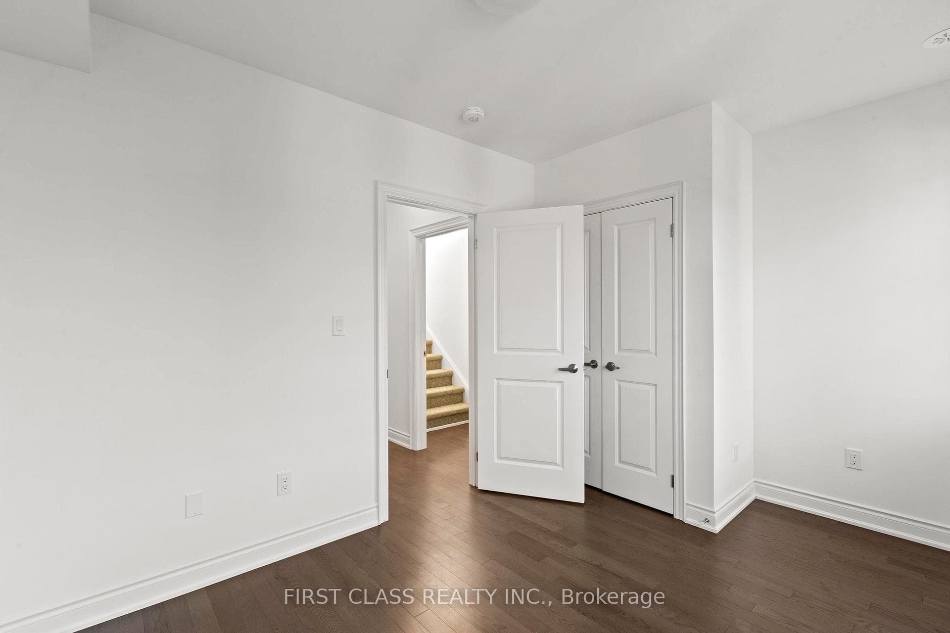 10 Lunar Crescent Unit 17 photo 21