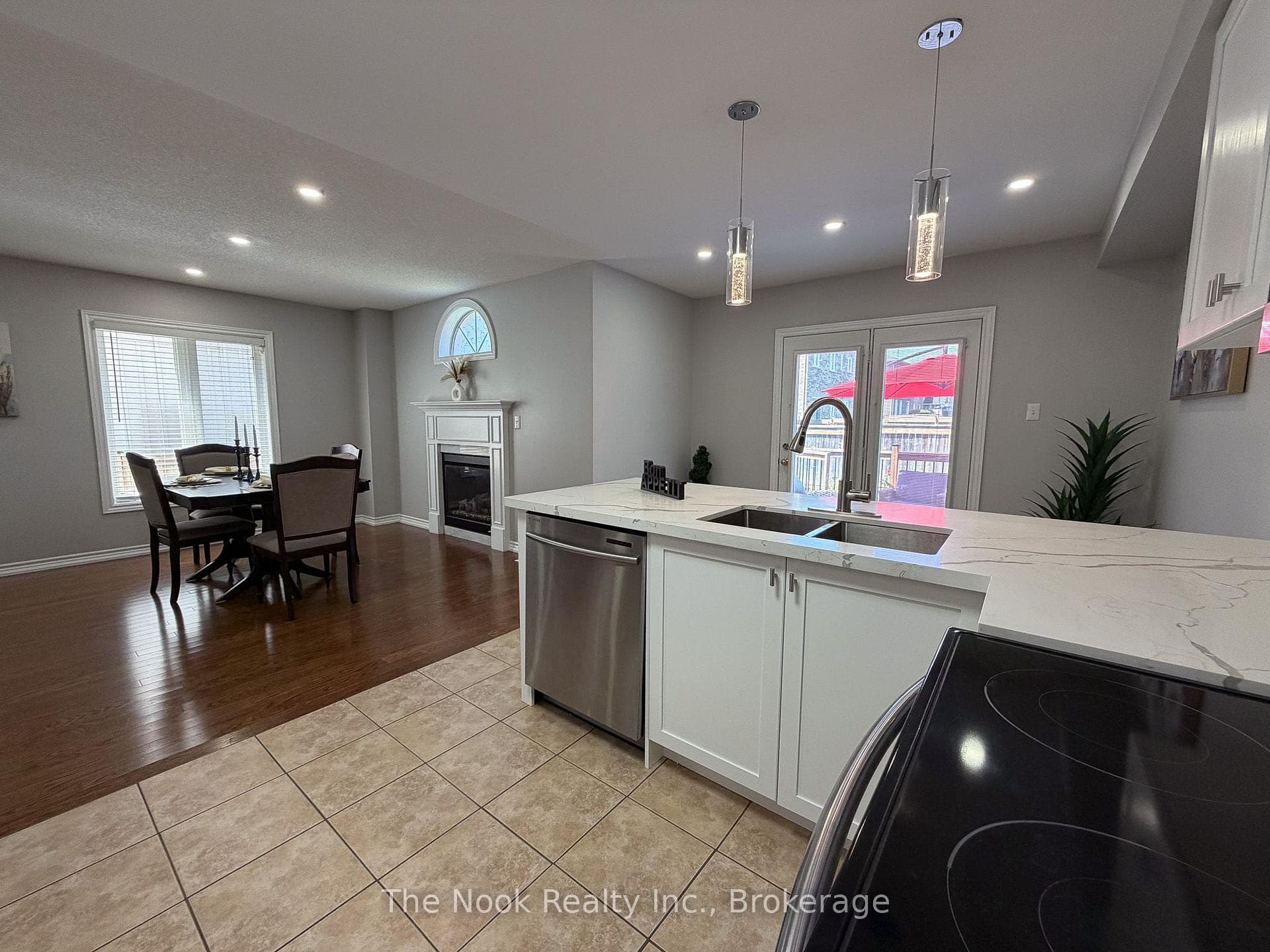 10 Broome Avenue photo 20