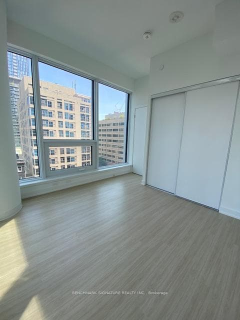 8 Wellesley Street Unit 805 photo 9