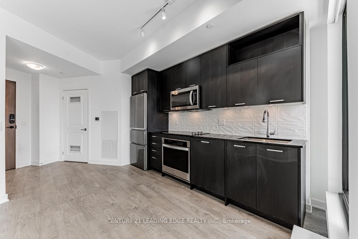 120 EAGLE ROCK Way Unit 201 photo 10
