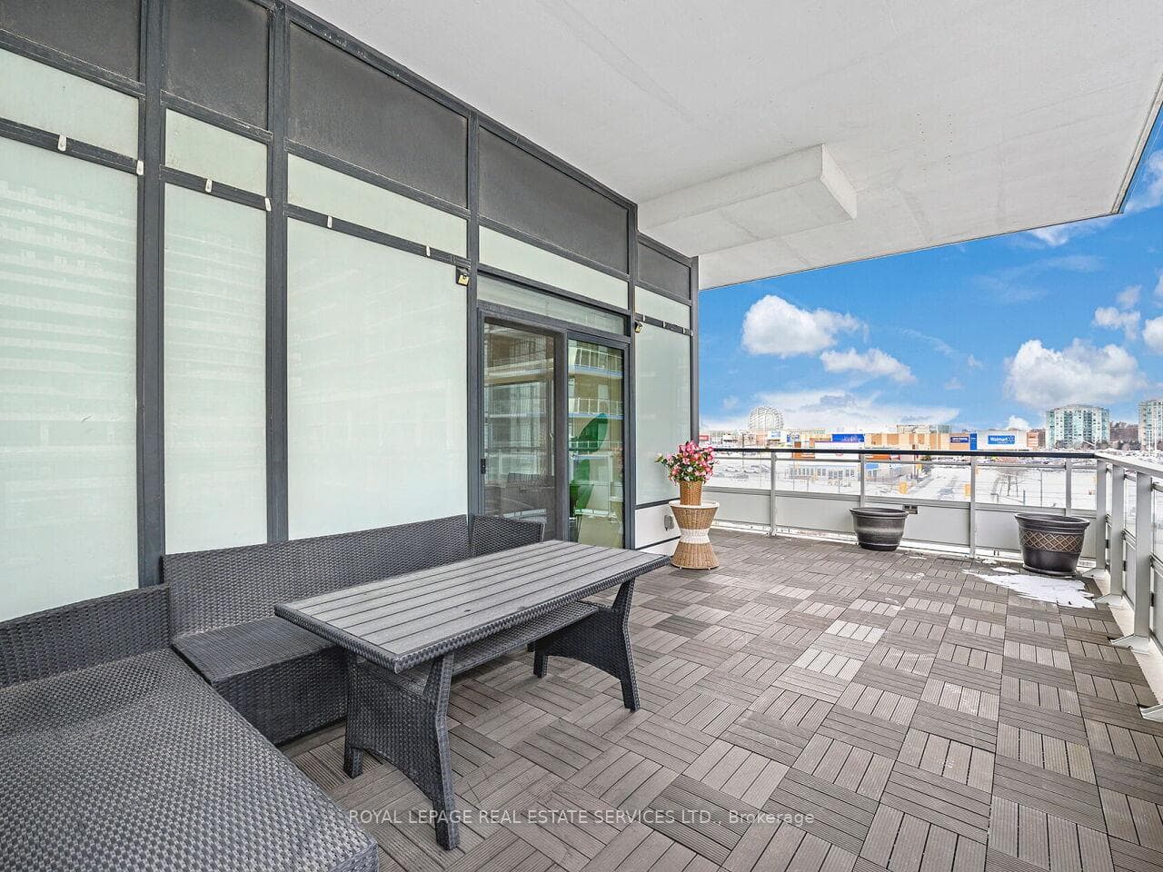 2560 Eglinton Avenue Unit 408 photo 20
