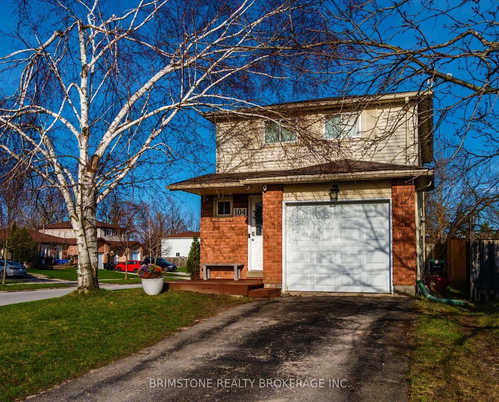 104 Hickling Trail photo 4