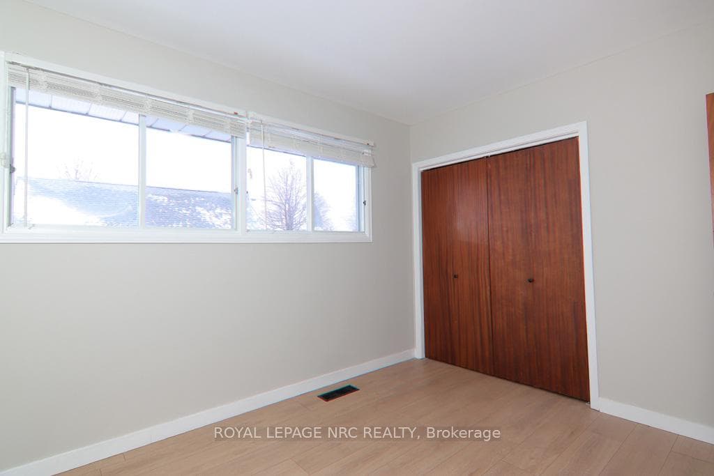 344 Dufferin Street photo 16