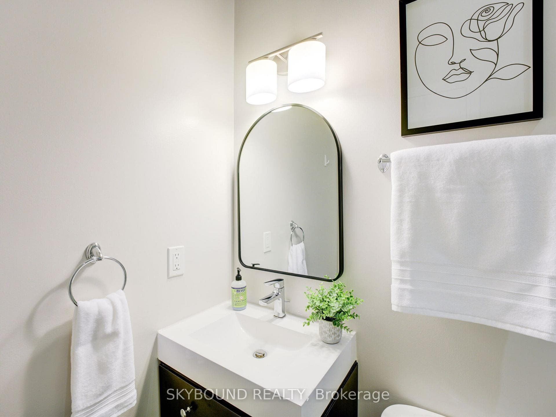 1003 Queen Street Unit 302 photo 24