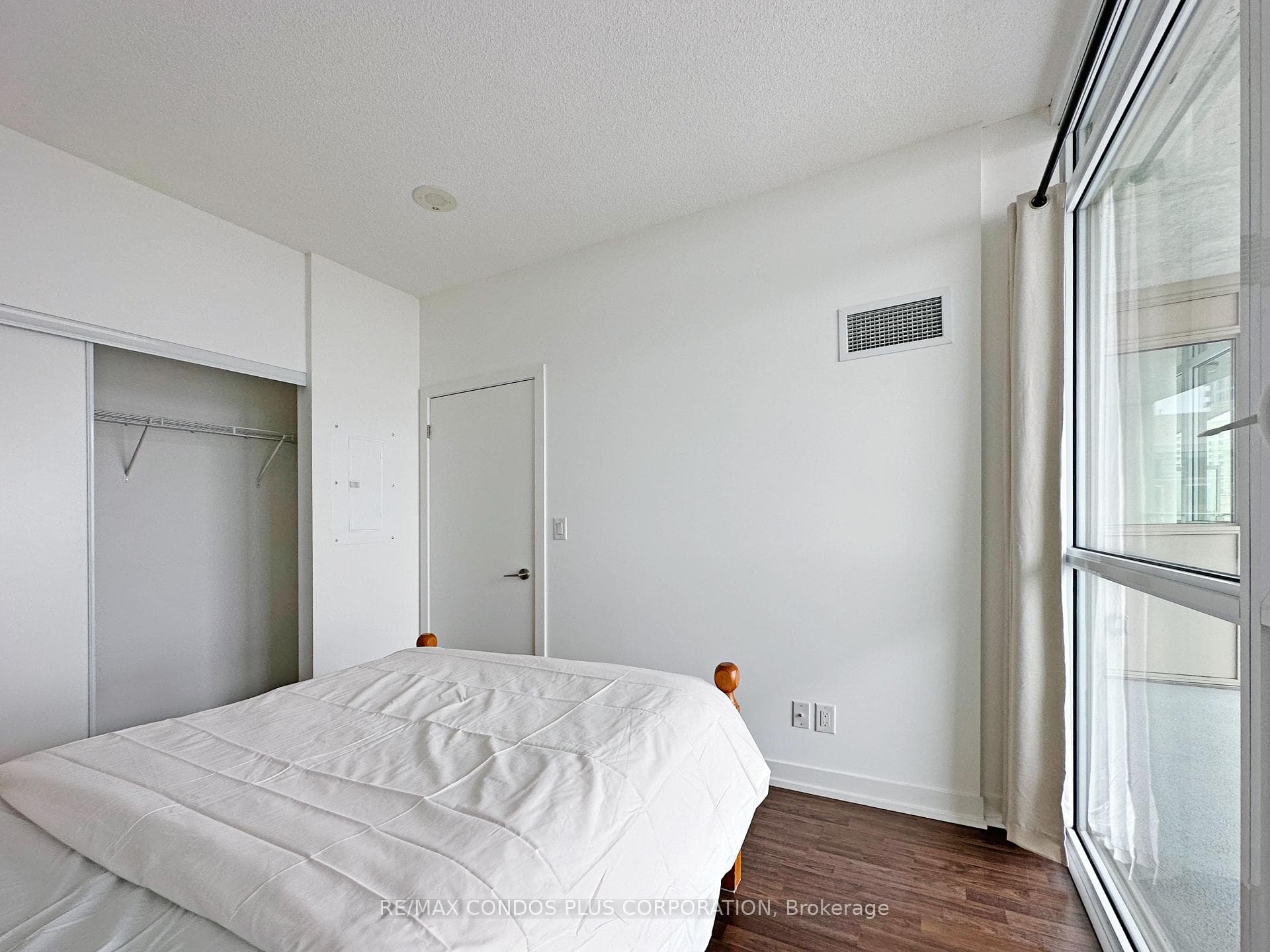 5101 Dundas Street Unit 908 photo 12