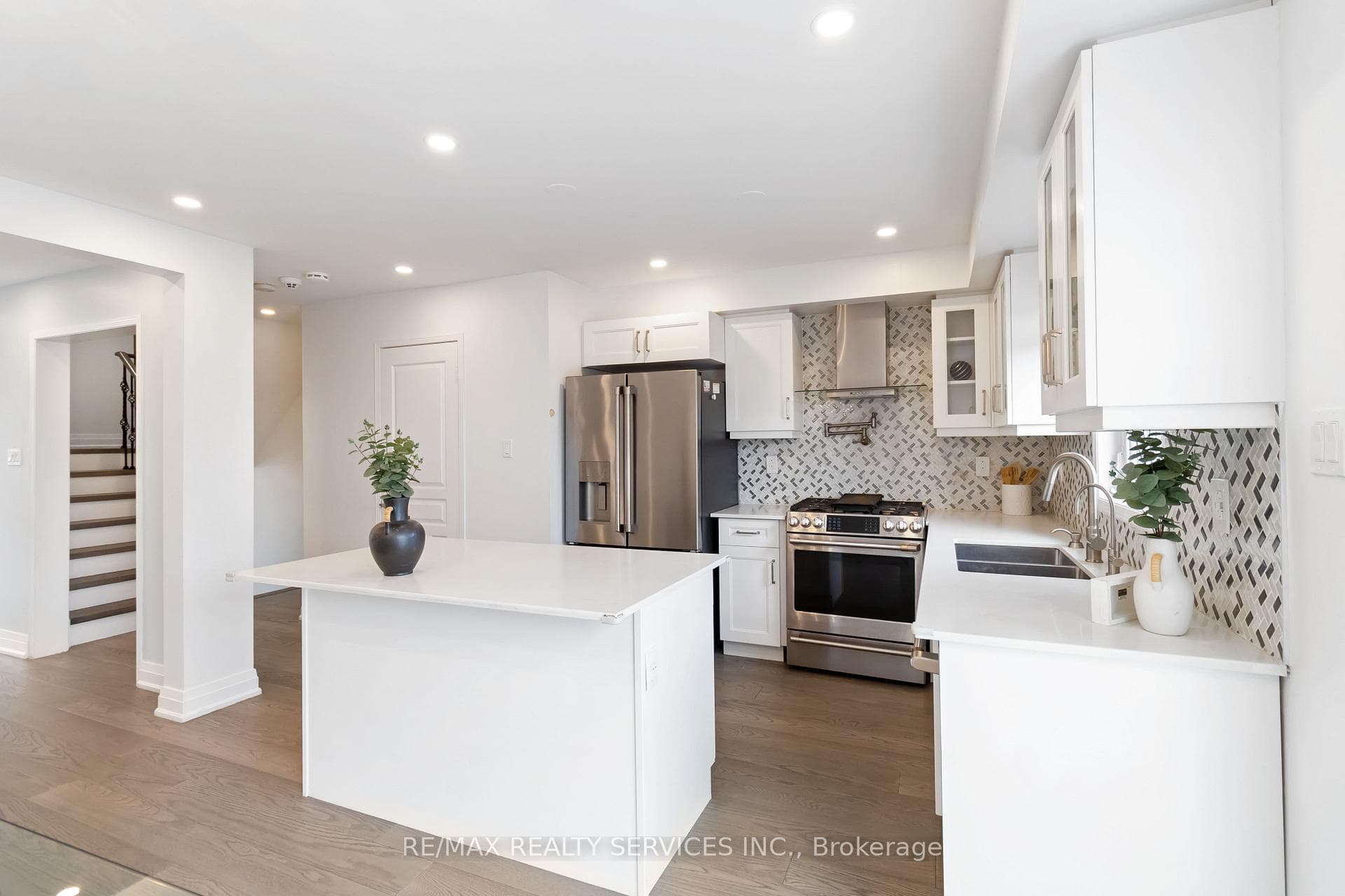 2466 Adamvale Crescent photo 13