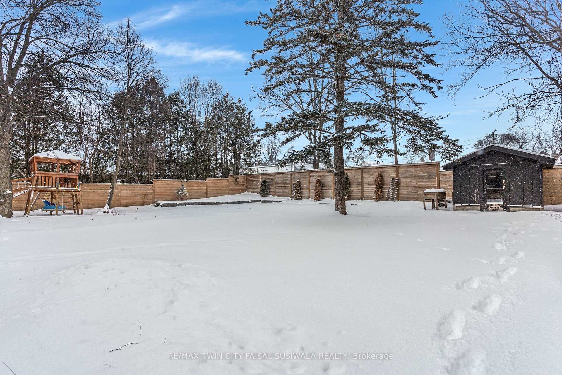 1735 QUEENSTON Road photo 7