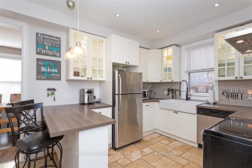 363 James Street photo 14