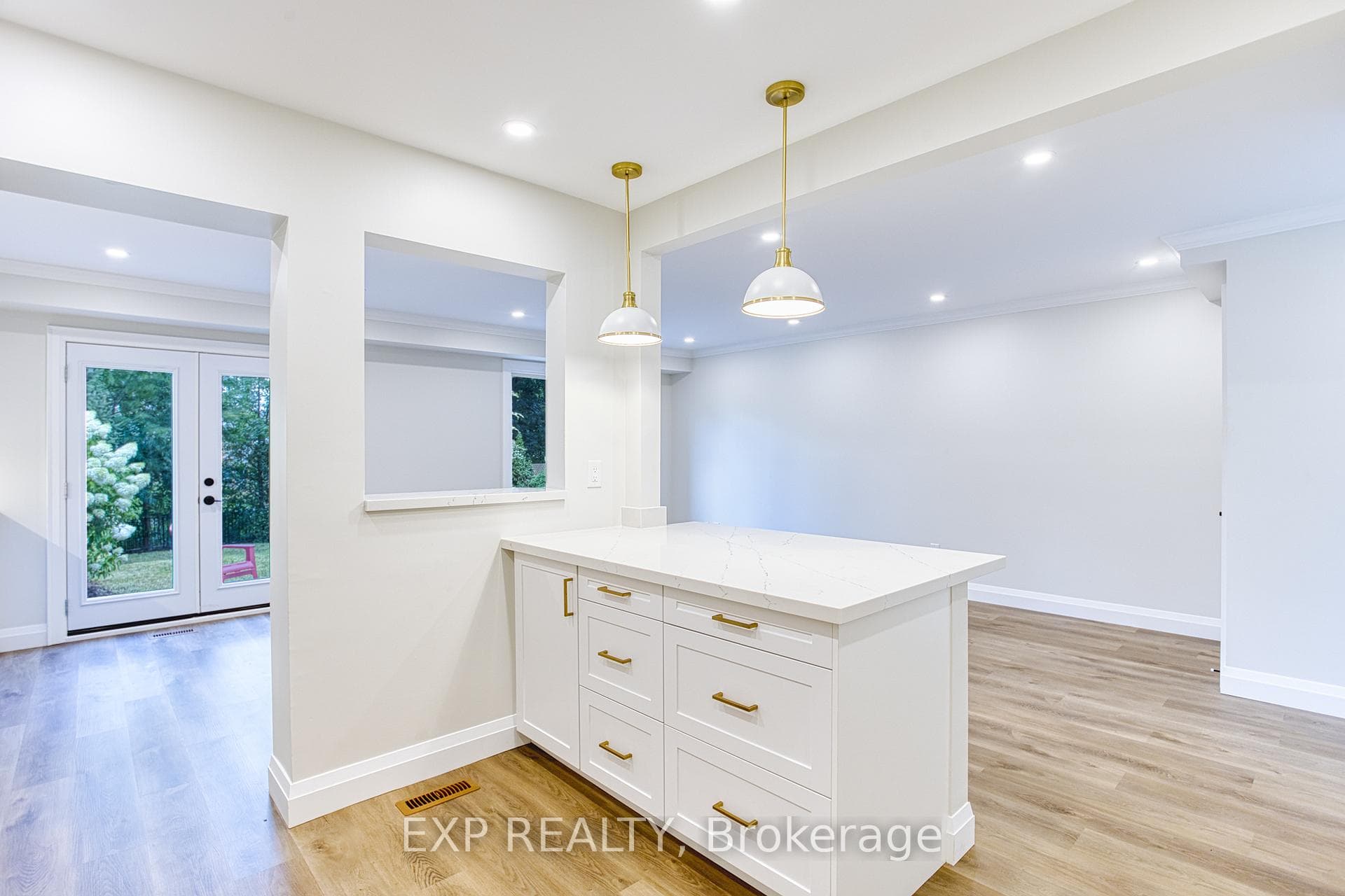 15 Glaceport Avenue photo 12