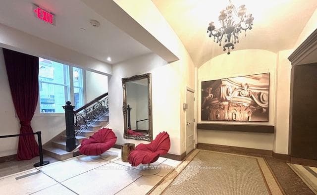 197 Yonge Street Unit 1106 photo 5