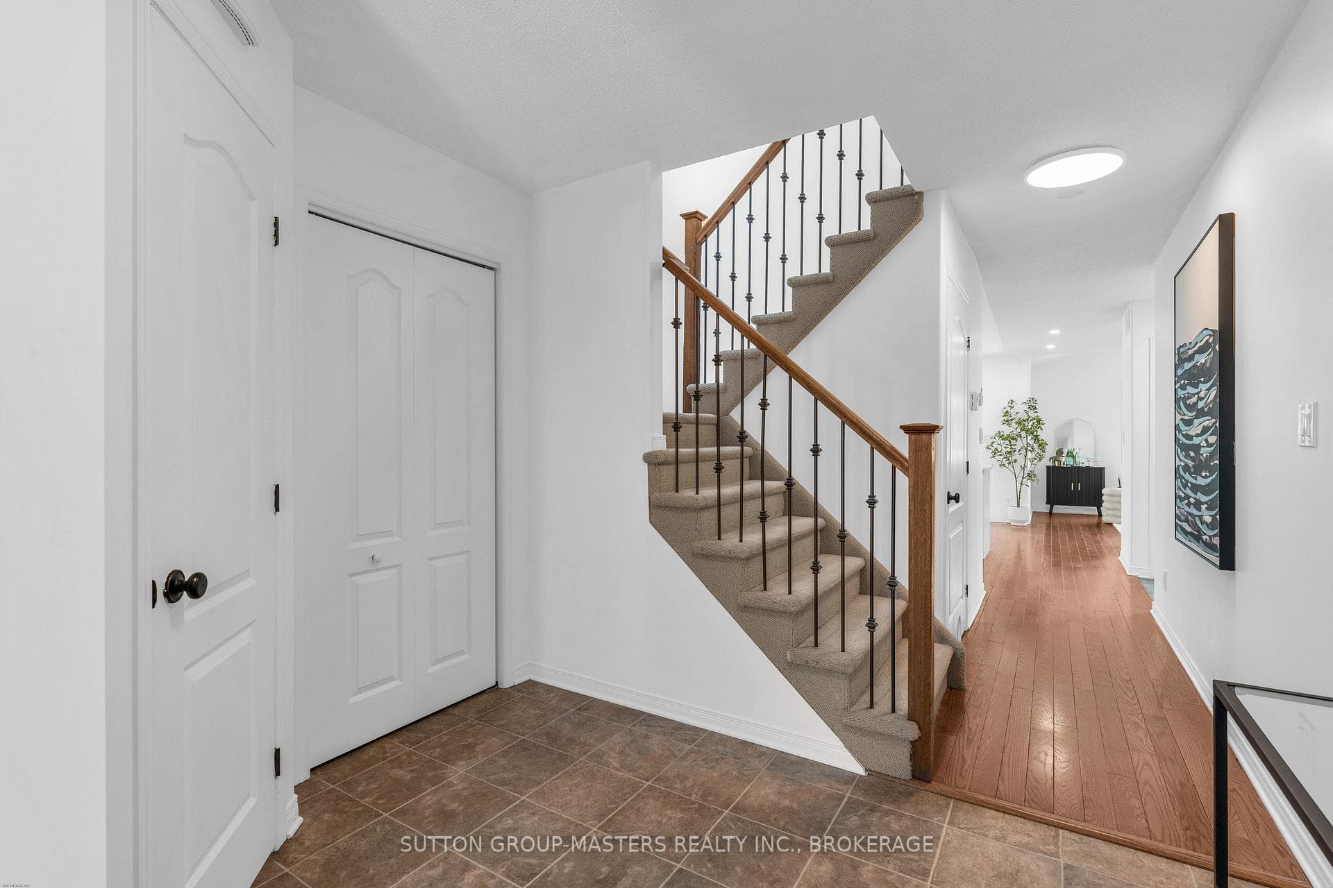 1521 Crimson Crescent photo 6