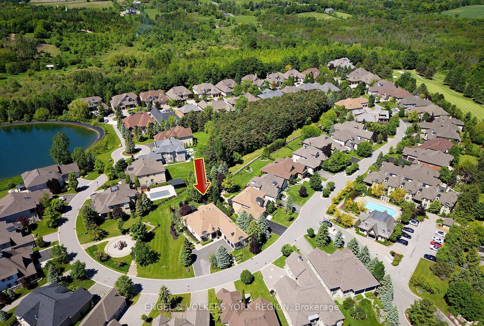 35 Country Club Drive photo 2