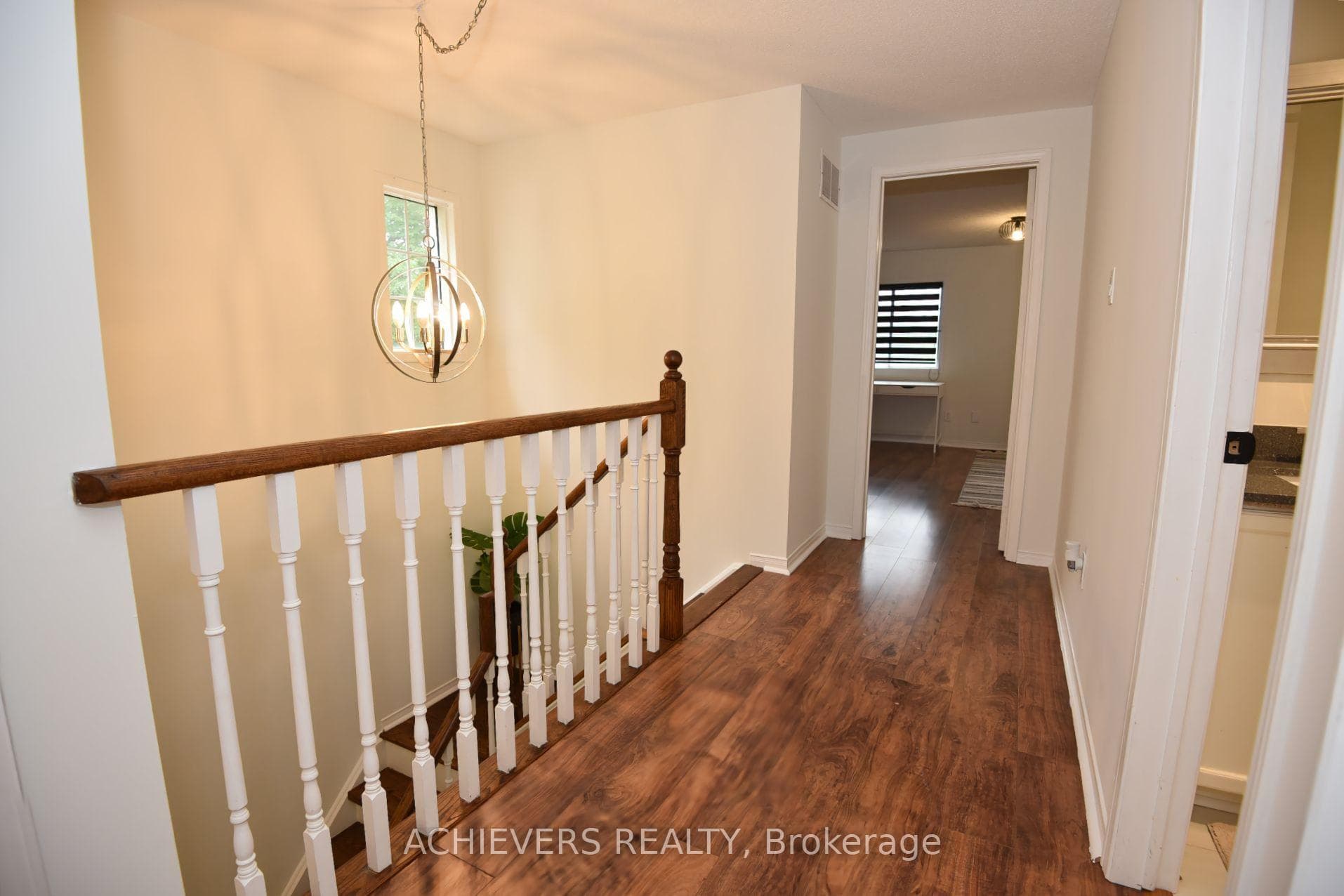 19 Mccullock Crescent photo 22