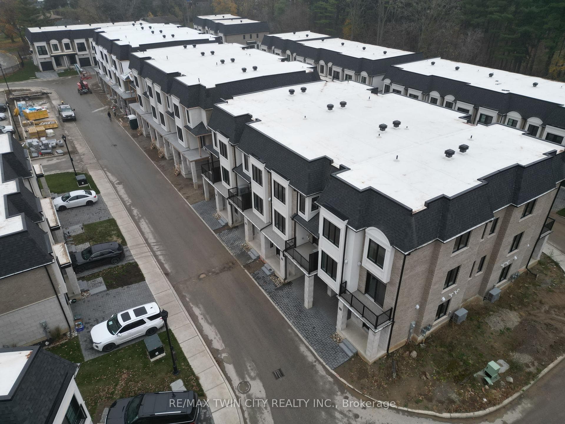 143 ELGIN Street Unit LOT 92 photo 24