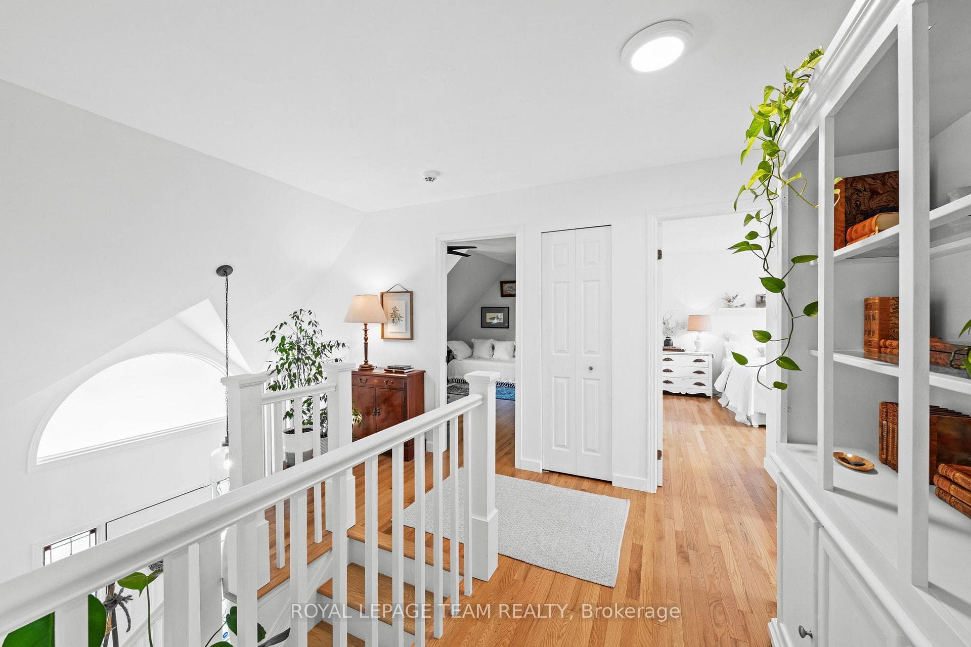 364 Avondale Avenue photo 19