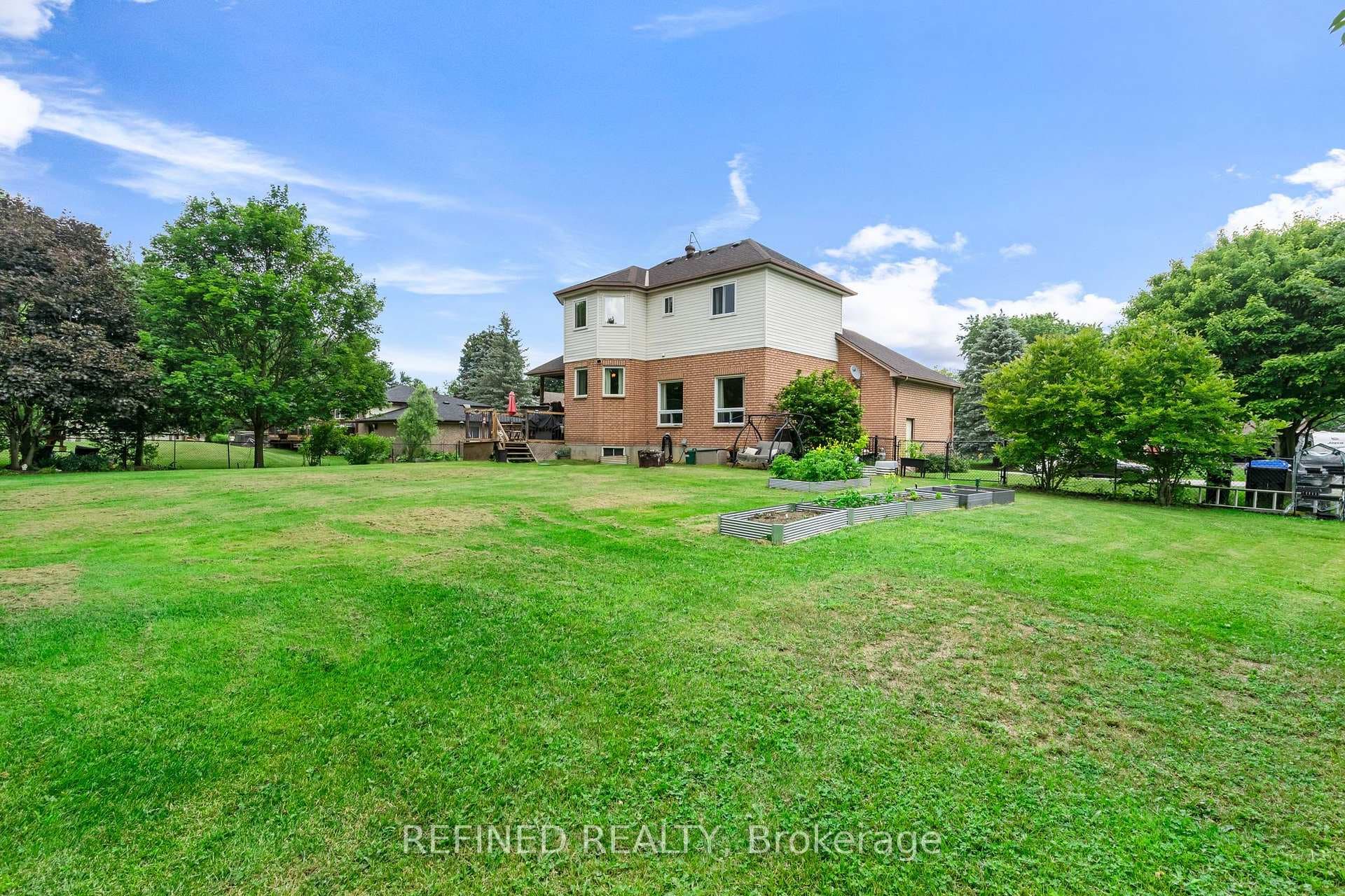 39 Marshall Crescent photo 30