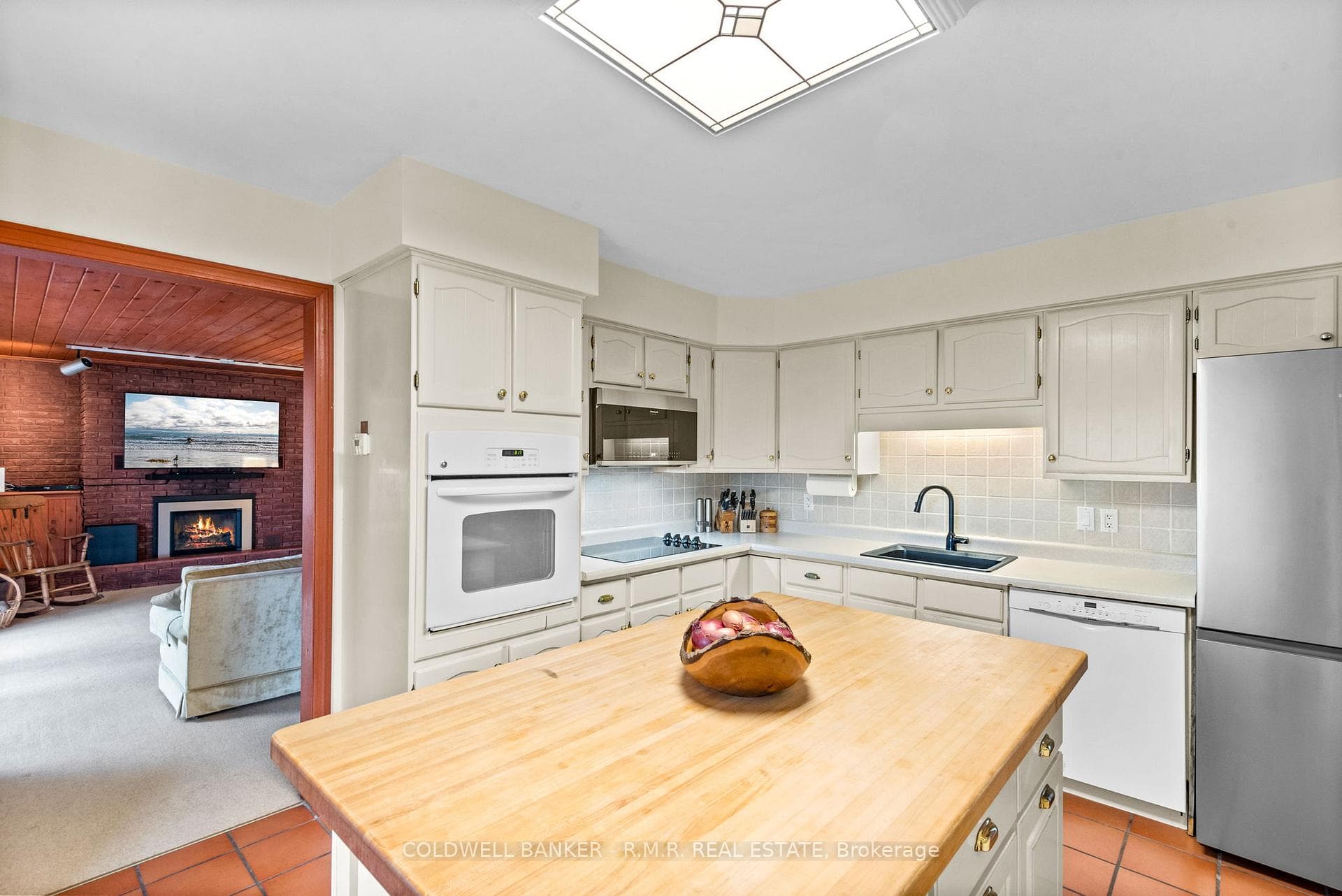 1085 Mount Pleasant Road photo 9