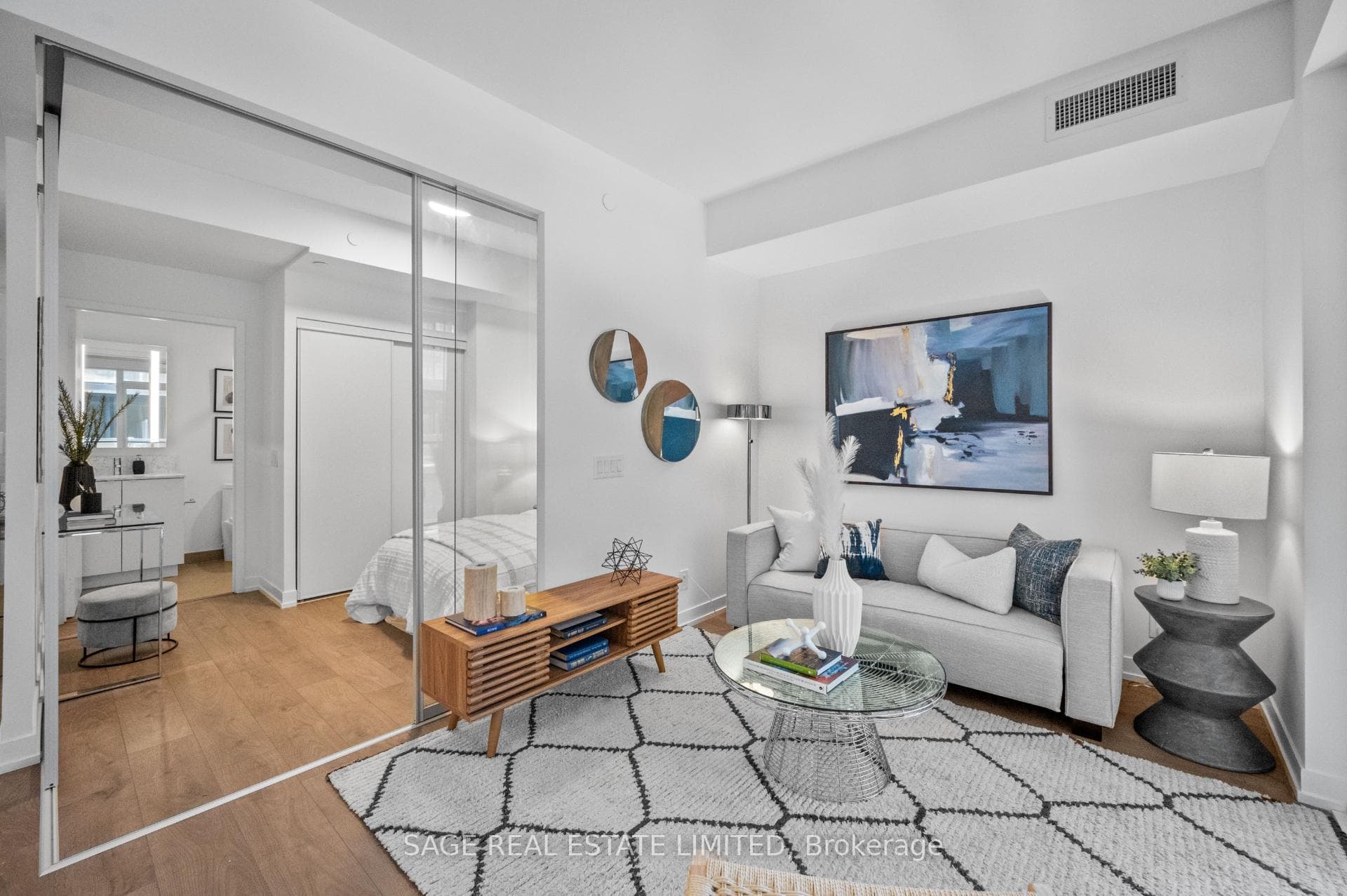 270 Dufferin Street Unit 711 photo 7