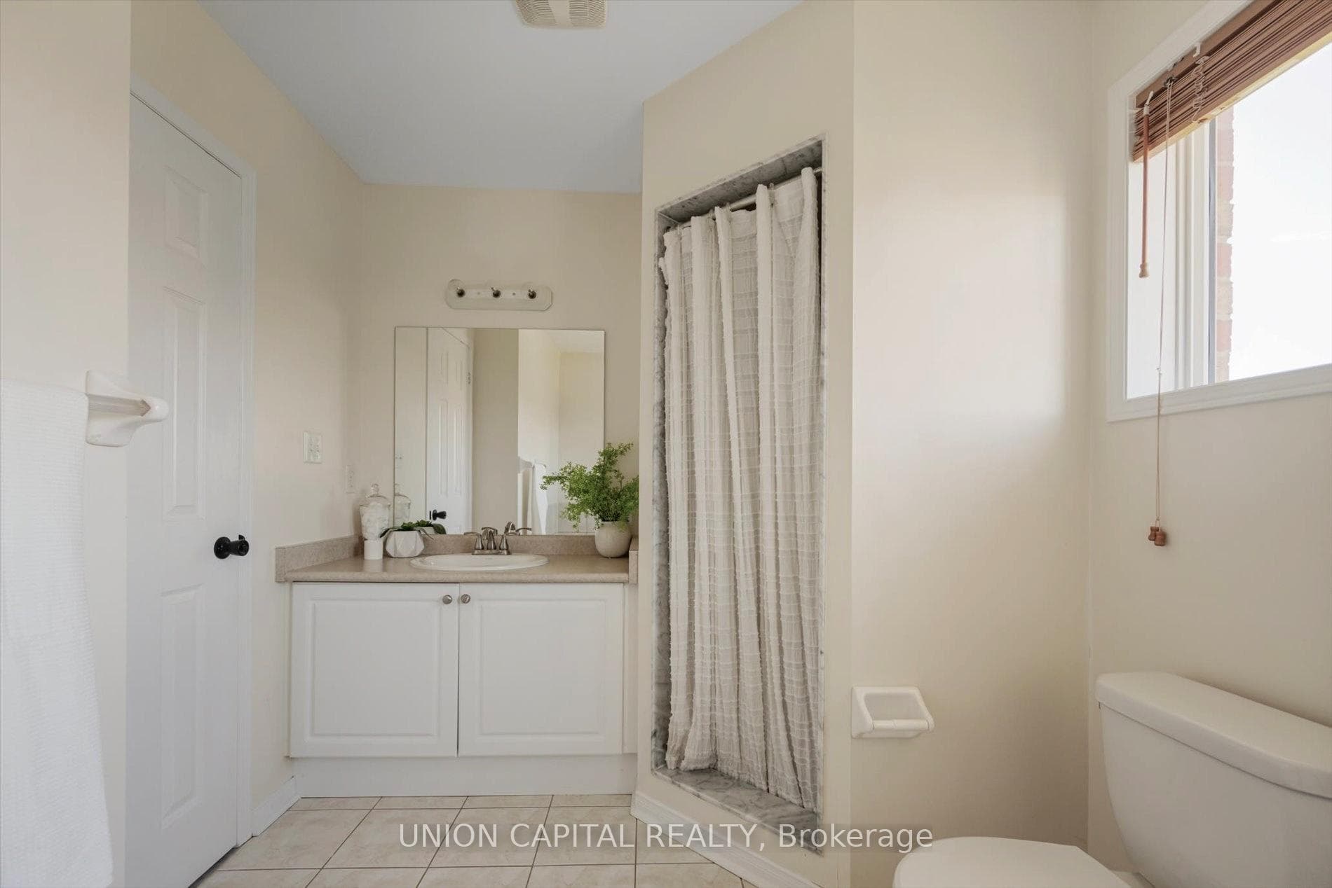 30 Angier Crescent photo 18