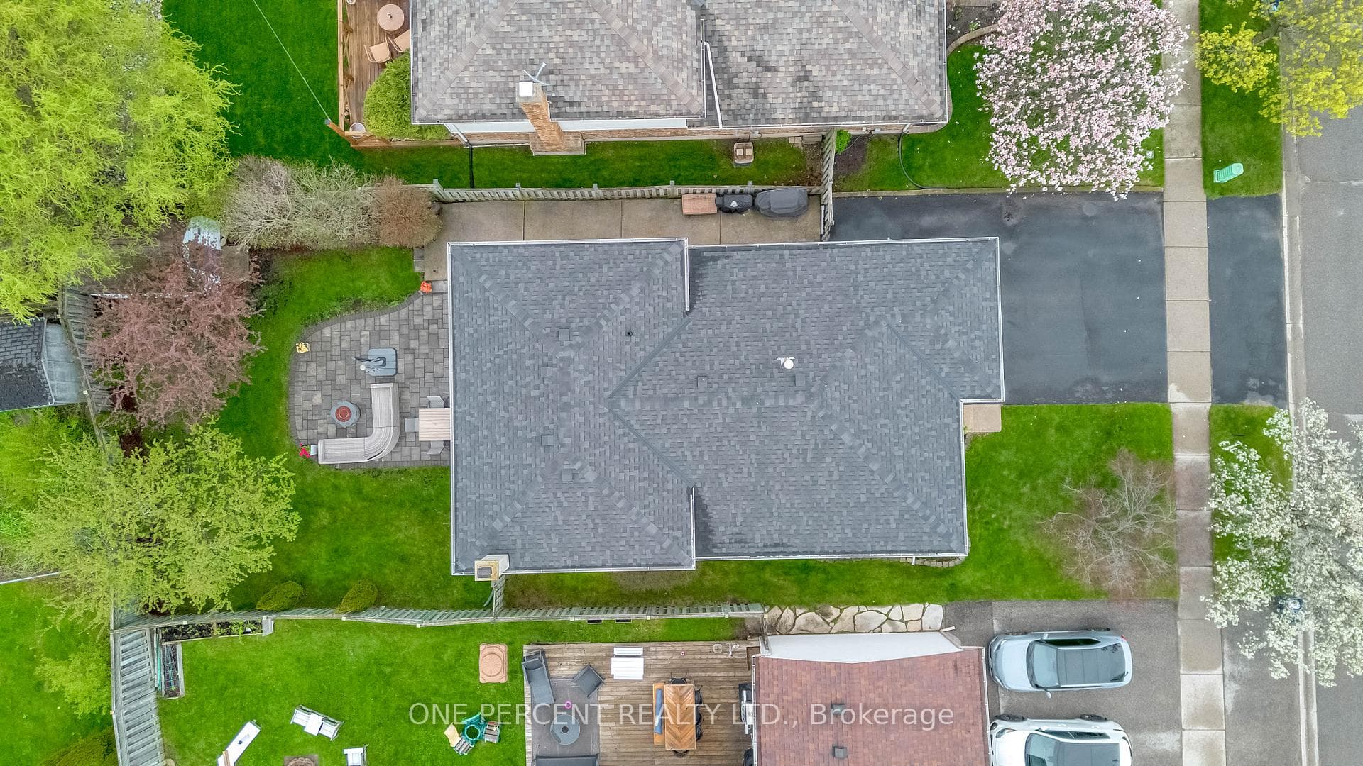 57 Coxwell Crescent photo 46