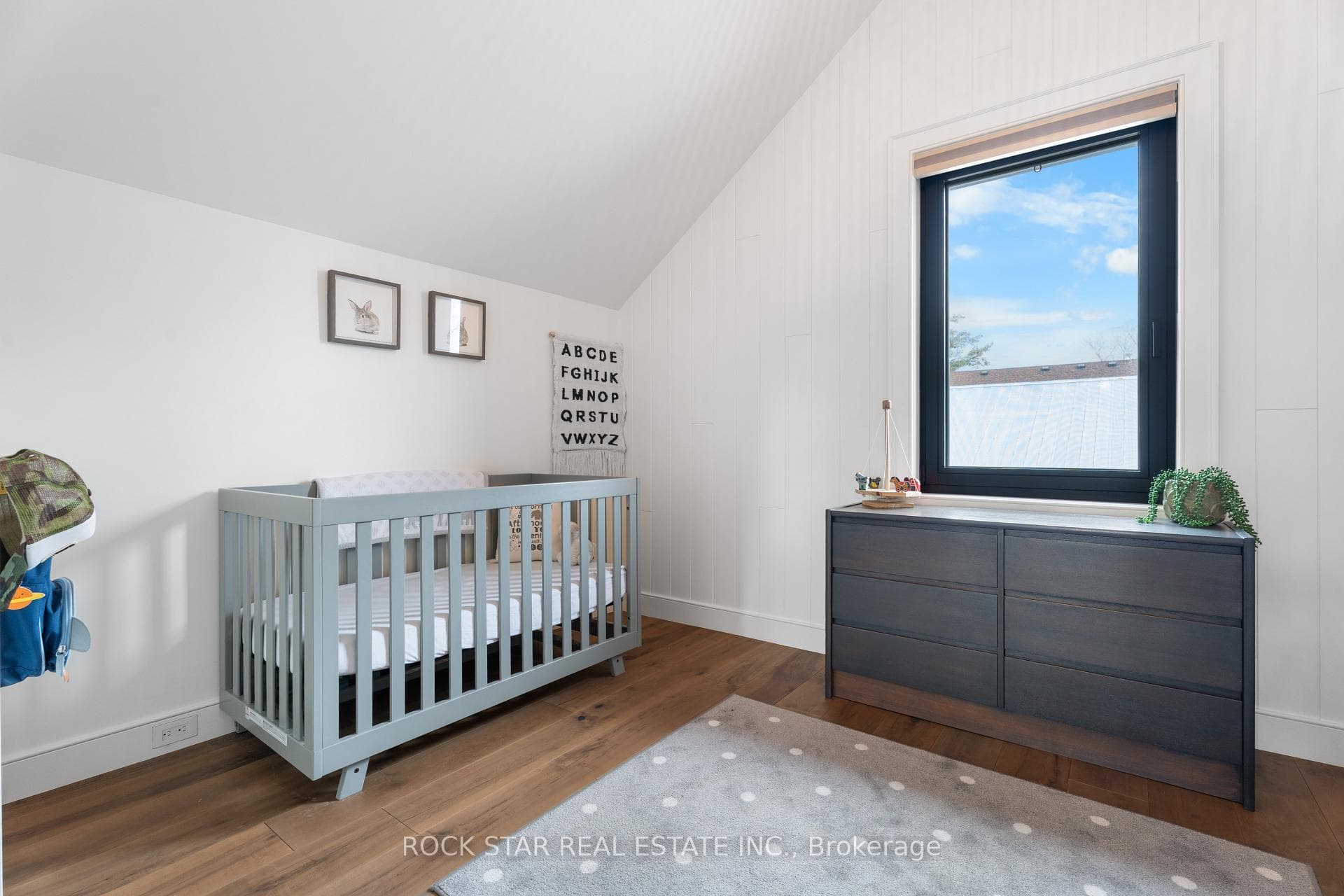 596 Arkell Road photo 22