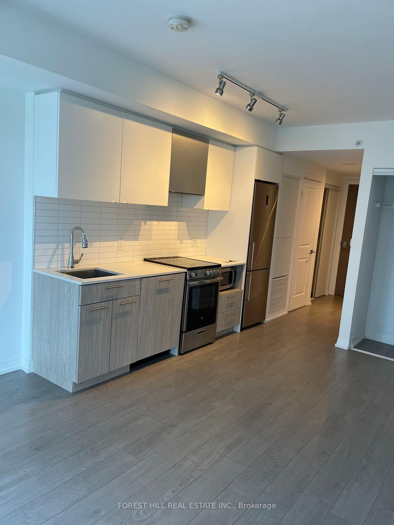 251 JARVIS Street Unit 1524 photo 3