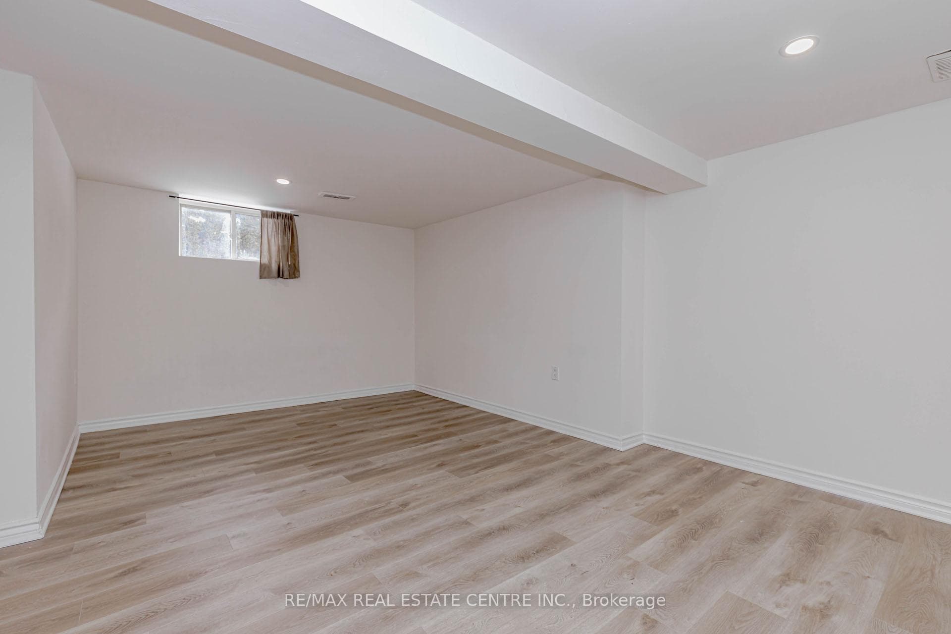 61 Mossbank Drive photo 21