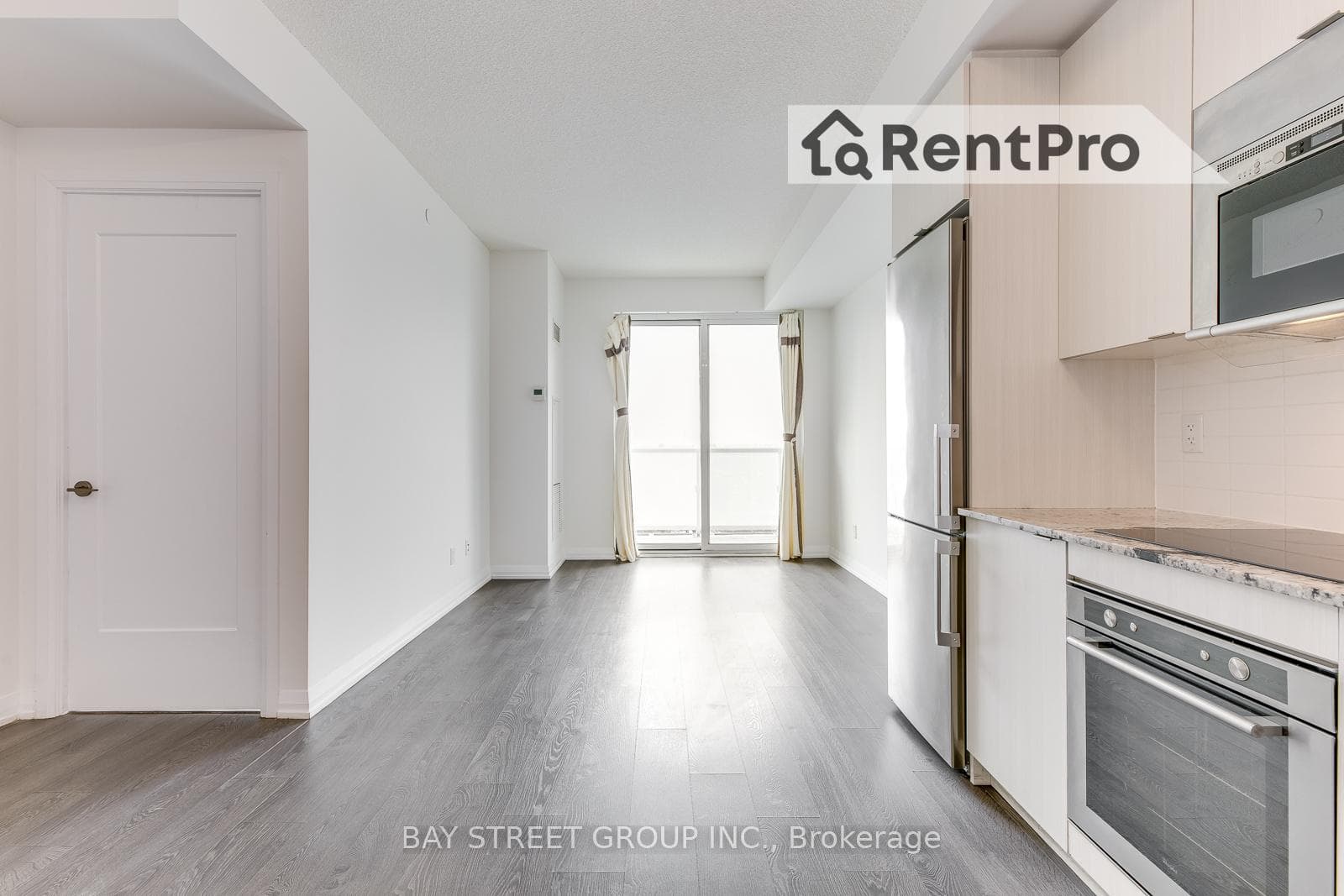 101 Erskine Avenue Unit 2813 photo 5
