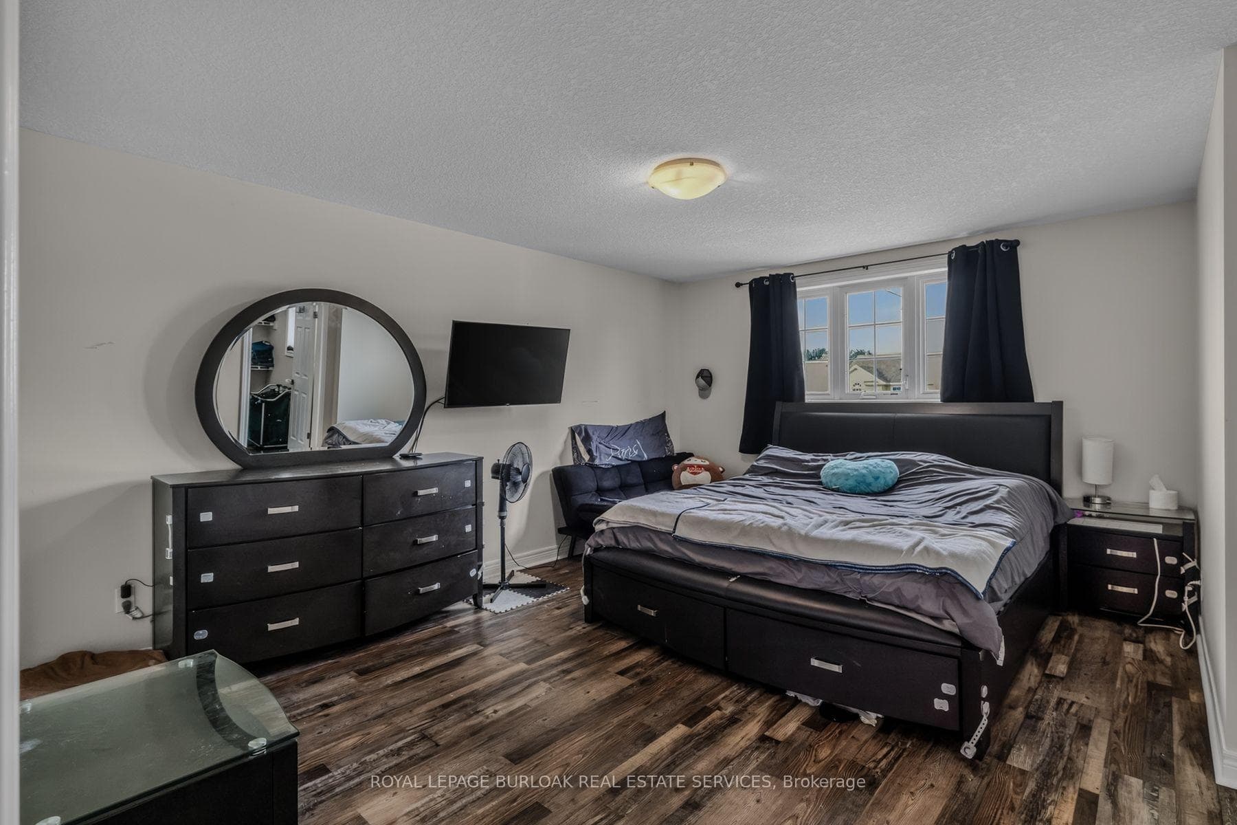 571 Champlain Avenue photo 15