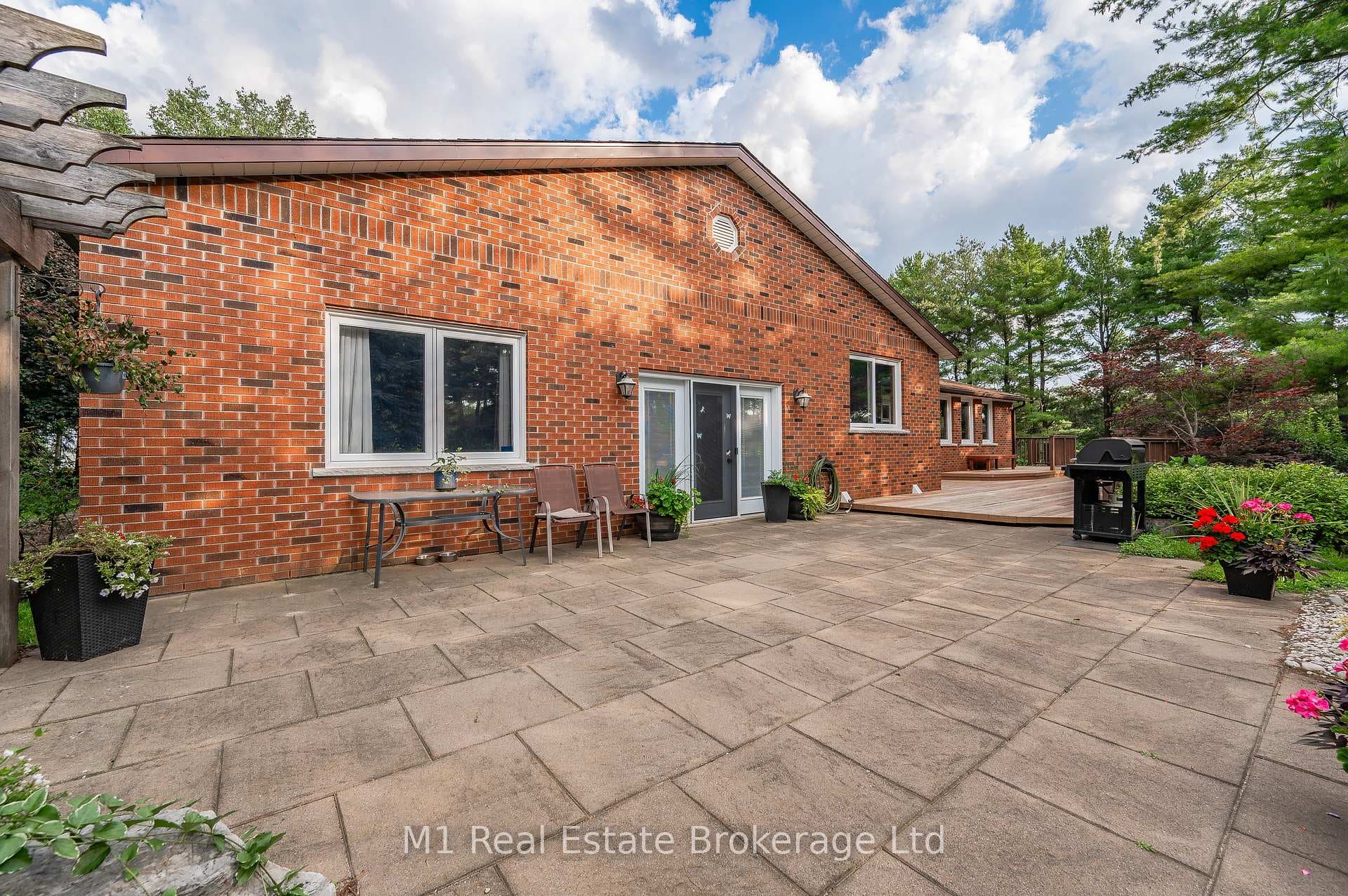 6946 FIFE Road photo 40