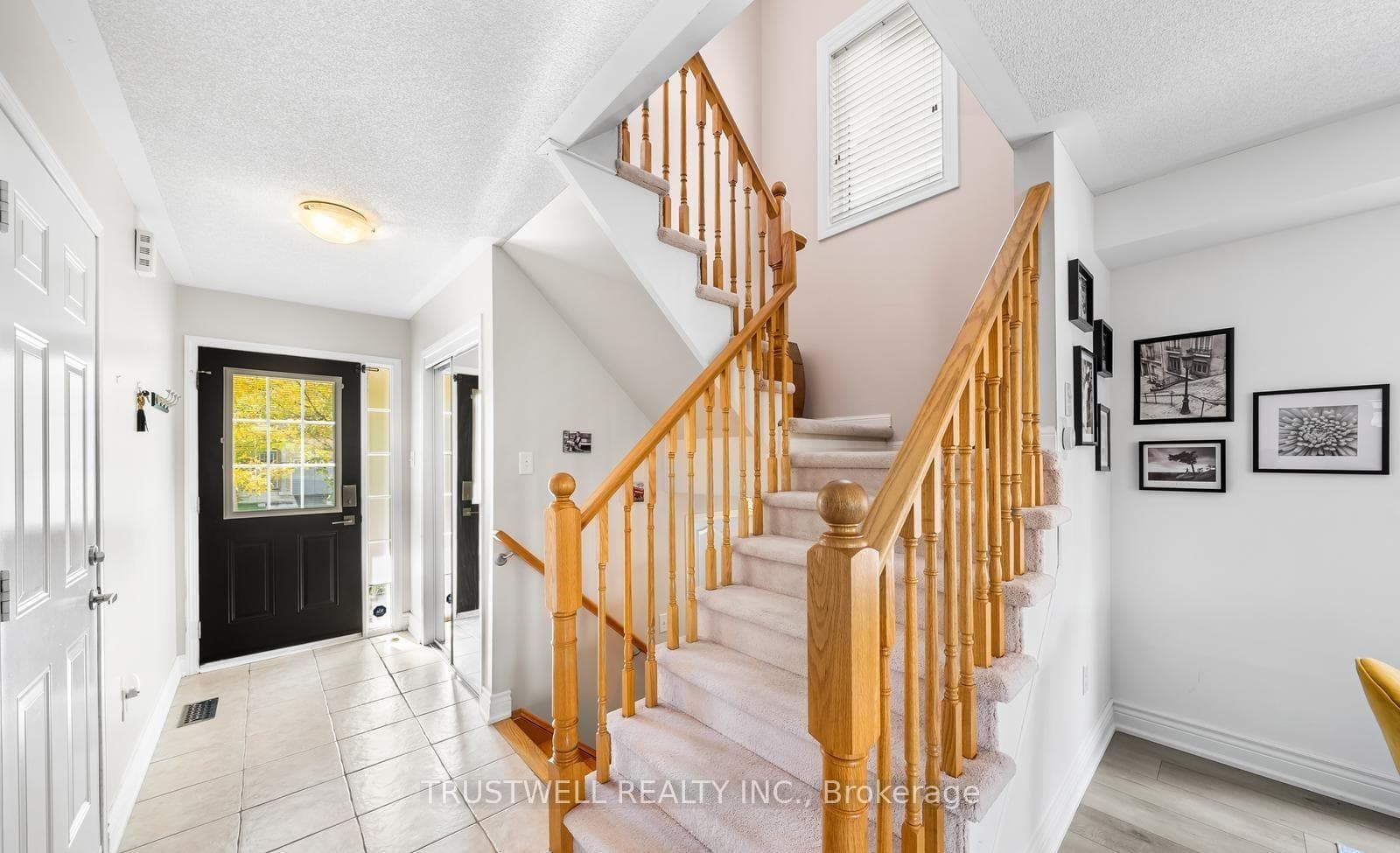255 Chilcott Crescent photo 17