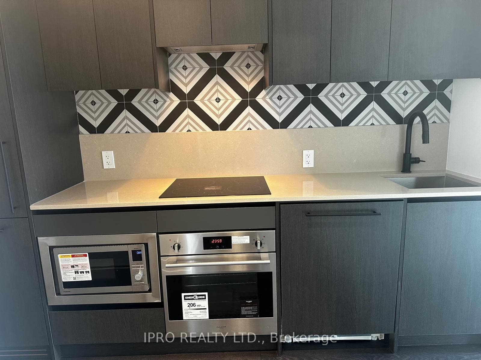5 Lakeview Avenue Unit 306 photo 8