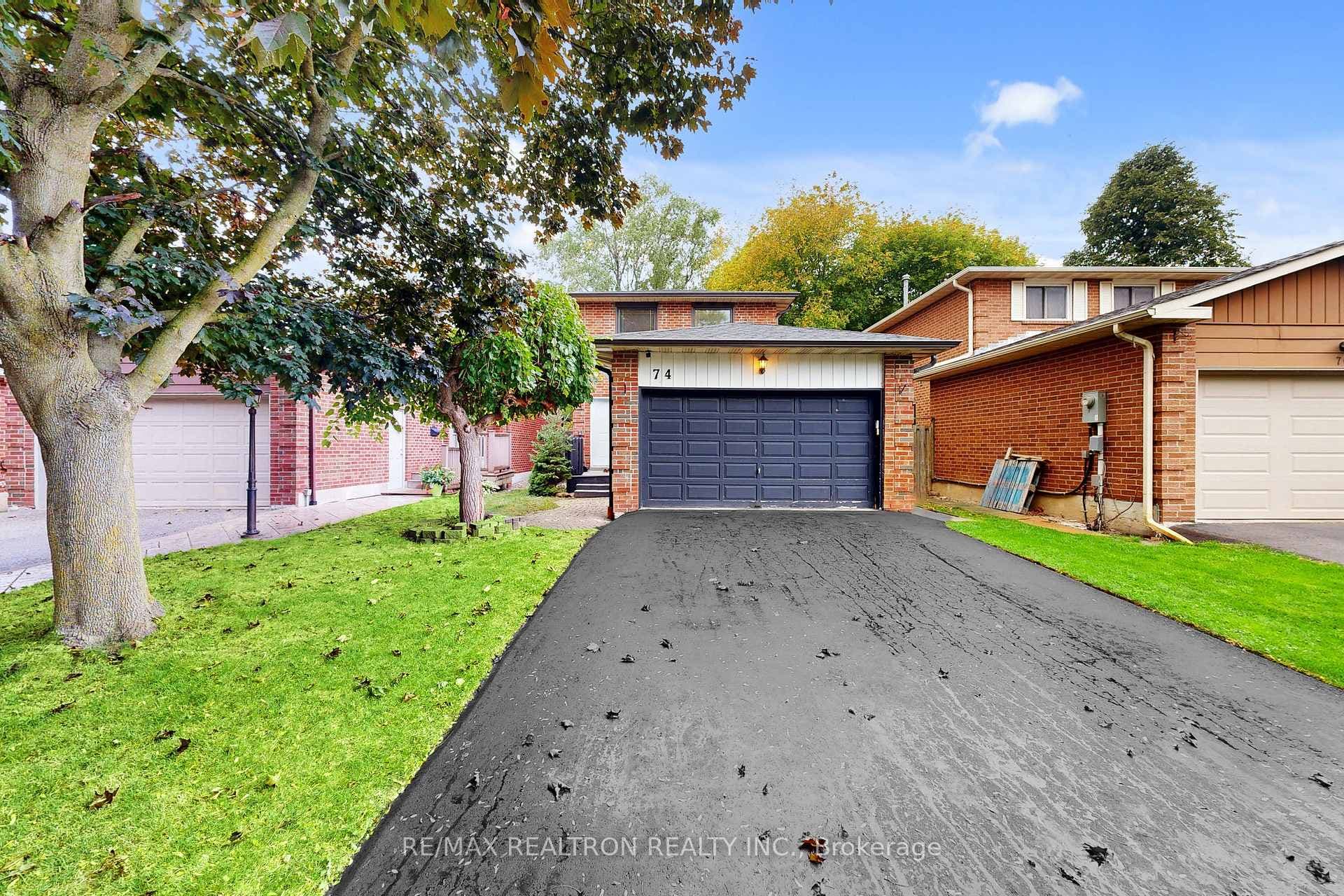 74 Trothen Circle photo 2
