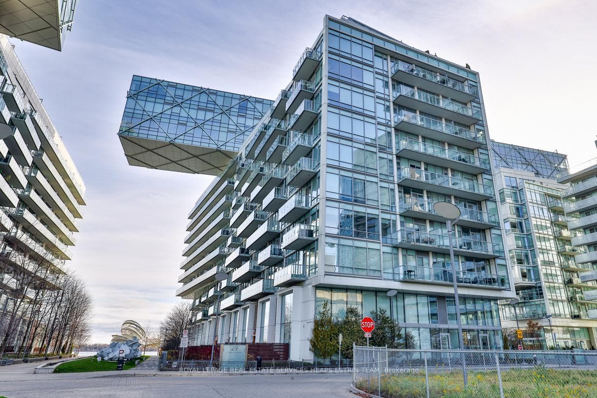 29 Queens Quay Unit 916 photo 37