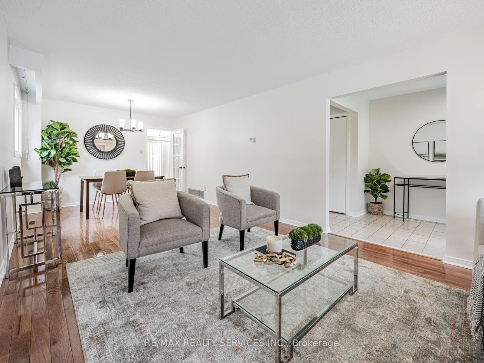 9 Garview Court photo 7