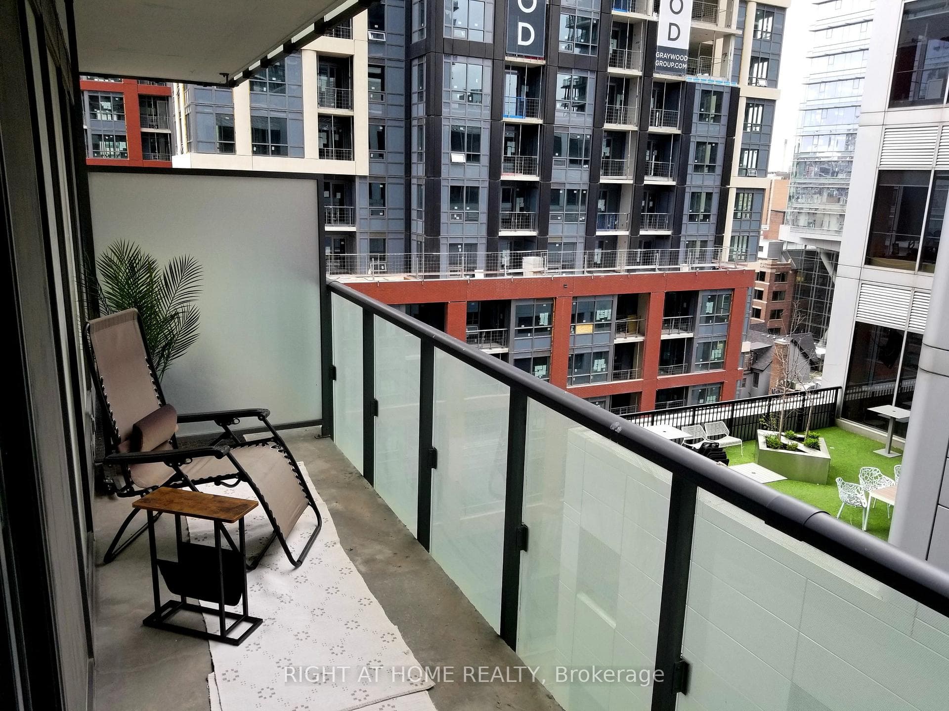 101 Peter Street Unit 817 photo 10