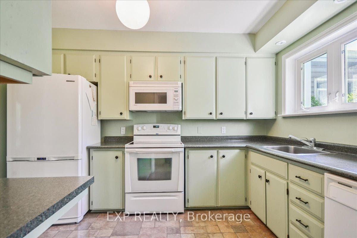 95 Yorkminster Road photo 5