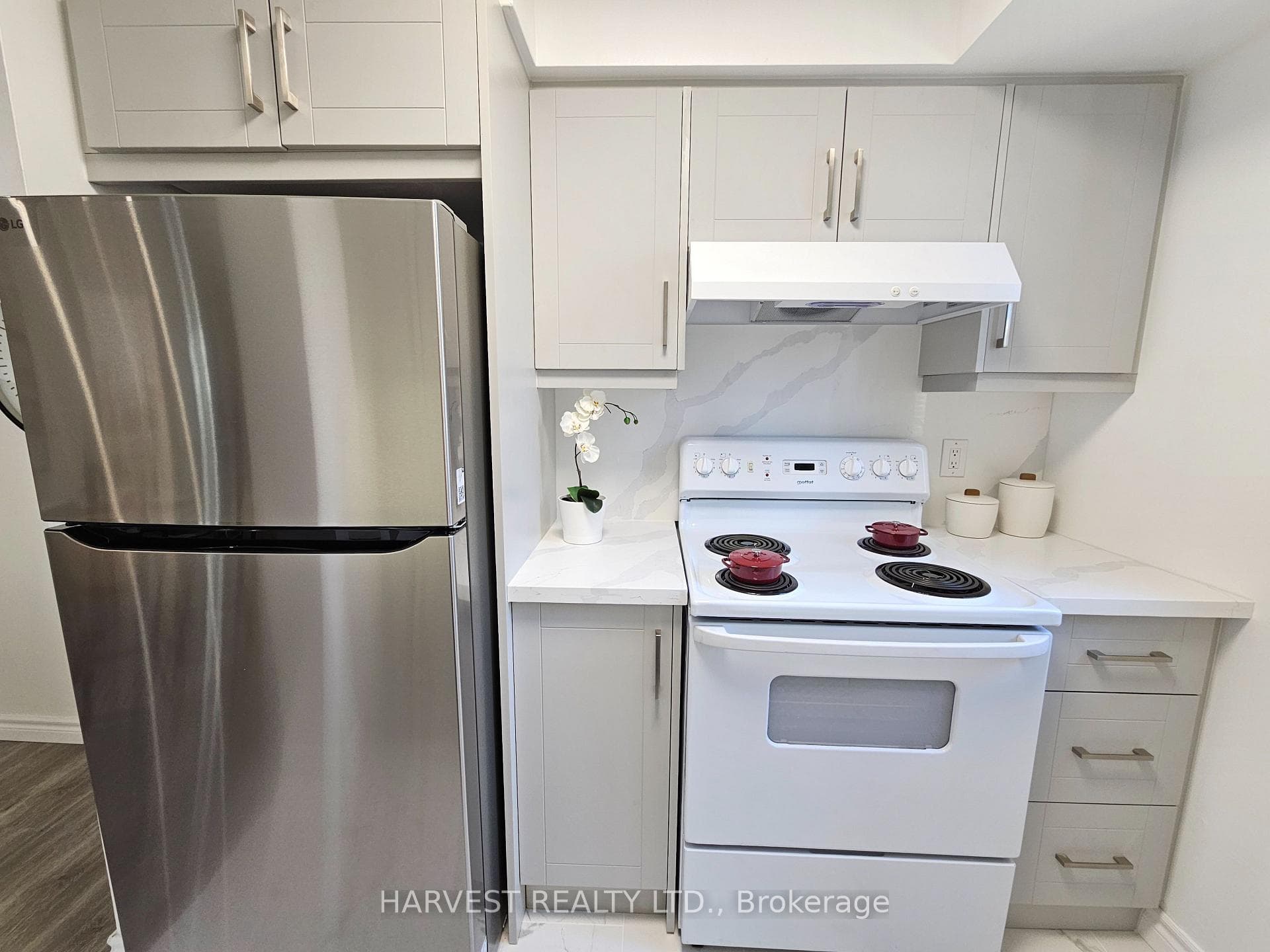 1 Pemberton Avenue Unit 908 photo 15
