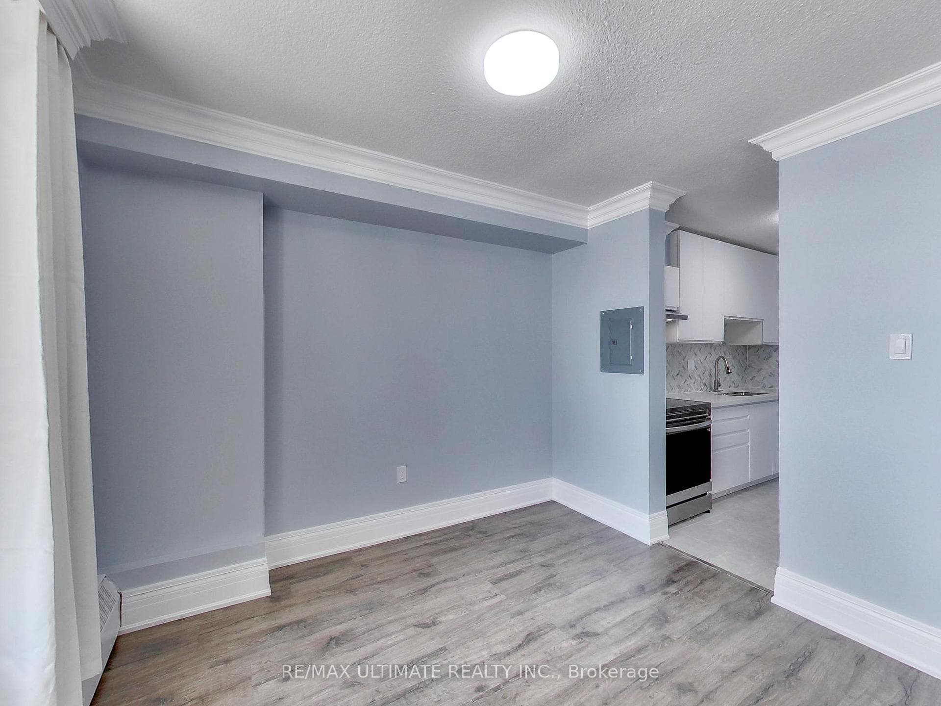 541 Blackthorn Avenue Unit 110 photo 16
